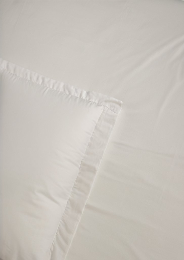Białe prześcieradło ze 100% bawełny - obrazek 2