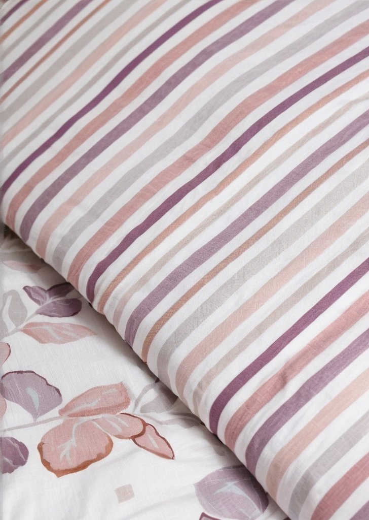 Fioletowe poszwy na kołdry w kwiaty - obrazek 3