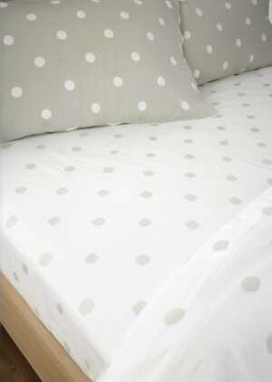 Prześcieradło z bawełny szczotkowanej w kropki