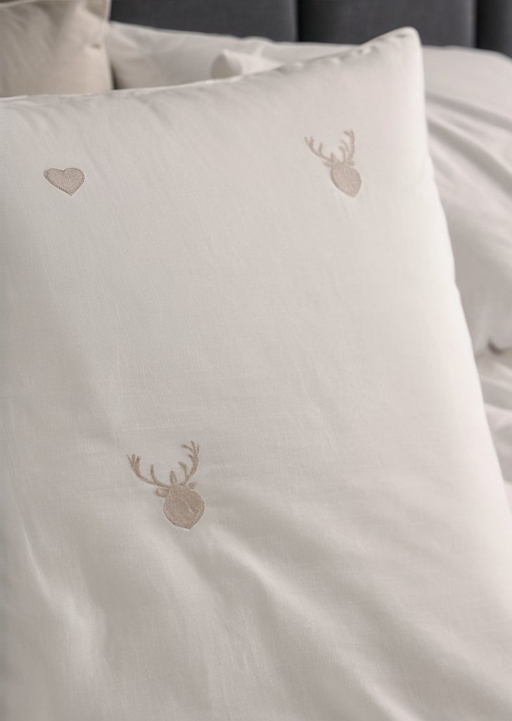Komplet pościeli z naturalnym haftem w kształcie serca - obrazek 2