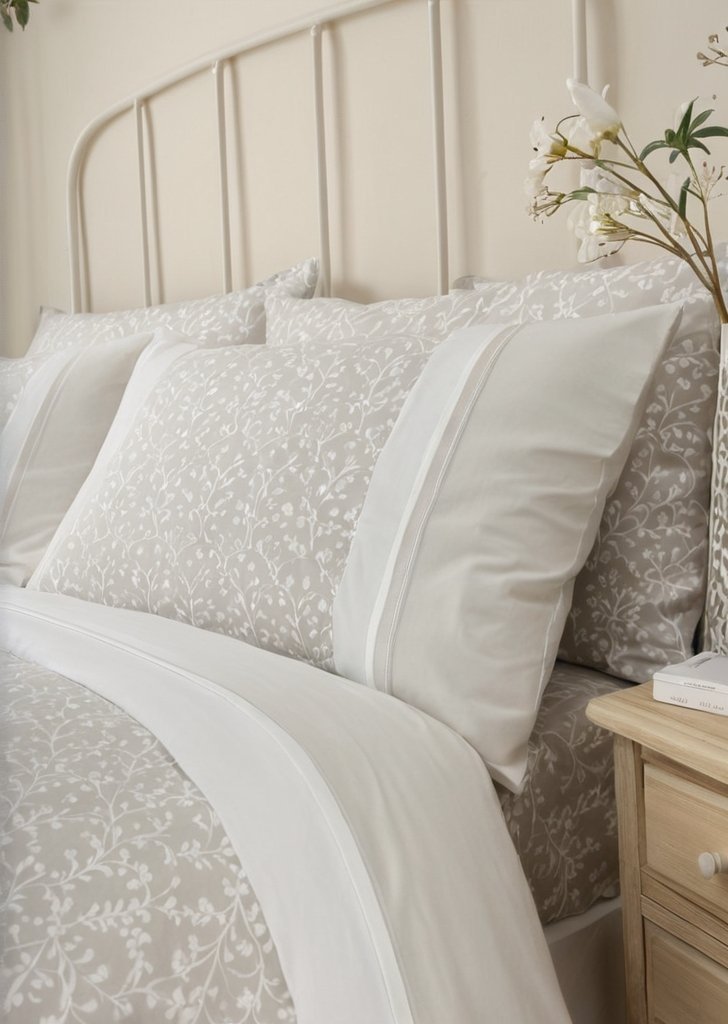 Zestaw dekoracyjnych poszewek na kołdrą - obrazek 2