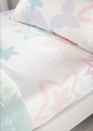 Białe, pastelowe prześcieradło Ombre Stars