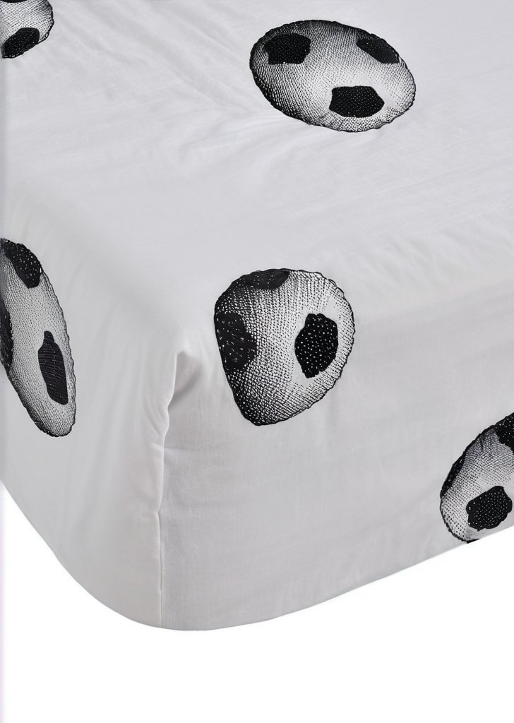 Białe prześcieradło piłkarskie - obrazek 2