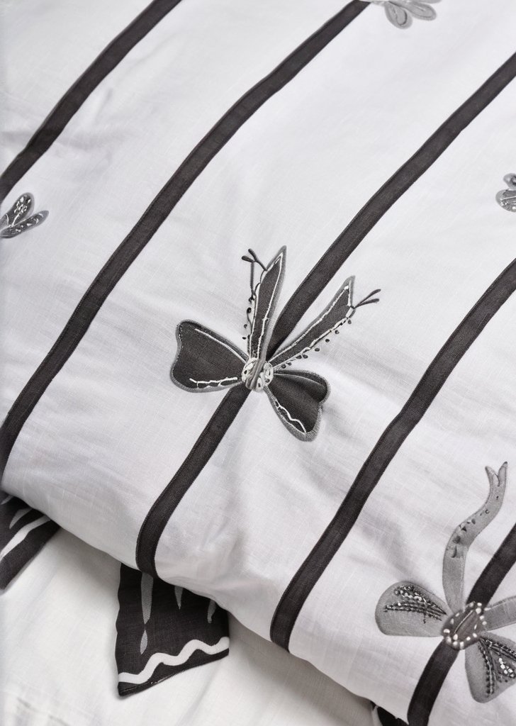 Pościel z czarno-białym nadrukiem w kokardką - obrazek 3